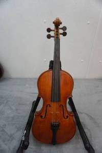 lot 74 image: Vintage 1930s Full Size Violin and Case with Bow