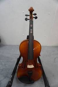 lot 75 image: Modern Student Model Full Size Violin with Case and Bow