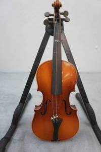lot 77 image: Student Model 18 Size Violin with Case and bows
