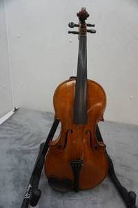 lot 89 image: Vintage Violin