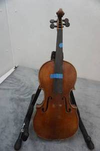 lot 91 image: Vintage Violin