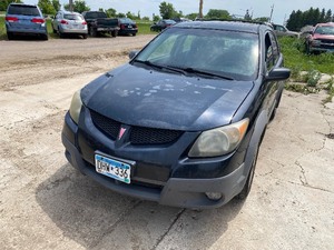 lot 10 image: 2003 Pontiac Vibe