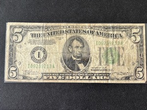 lot 8 image: 1934 Green Seal $5 Dollar Federal Reserve Note