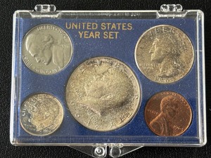 lot 64 image: 1964 Mint Set