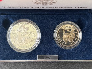 lot 84 image: 1991-1995 World War II Commemorative Proof Set