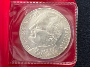 lot 132 image: Pope John Paul II Medal
