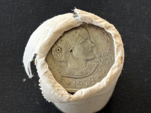 lot 136 image: Susan B. Anthony Dollar Roll