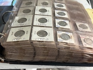 lot 145 image: Lot of Nickels