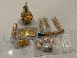 lot 171 image: Gold, Silver, and Copper Flakes