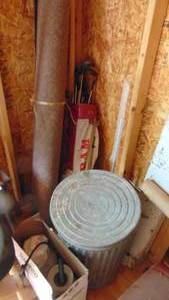 lot 319 image: 2- Lawn Sprayers, Trash Can, Roll of Padding, Golf Clubs with Ram Bag