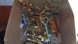lot 329 image: Group of Brass Colored Wall Decor