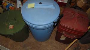 lot 342 image: 3- Trash Cans