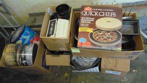 lot 351 image: Selection of Kitchenware Items