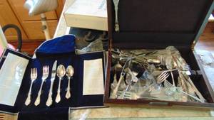 lot 401 image: Princess House Silverware and Box (New)