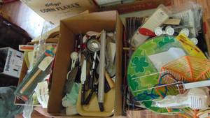 lot 412 image: Selection of Kitchen Utensils