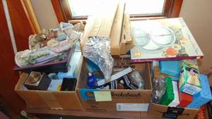 lot 418 image: Decor Items, Silverplate, New Gift Items in Boxes, Bells and Radios