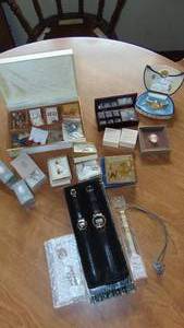lot 444 image: Box of Jewelry