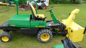 John Deere F932 with 60" Mower Deck and 48" Snowblower, 1409 Hours, Runs
