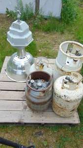 lot 6 image: 4- Propane Tanks and Large Industrial Shop light