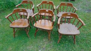 lot 7 image: Set of 6 Solid Wood Barrel Back Chairs