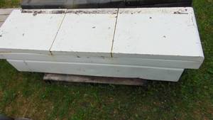 lot 8 image: White Metal Truck Toolbox, 63 Bed Size