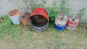 lot 16 image: Vintage Cans and Metal Barrel Tote