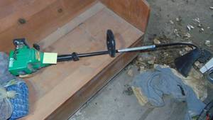 lot 33 image: Gas Weed Eater