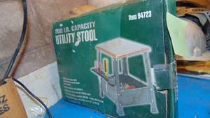 lot 48 image: New 300lb Utitly Stool