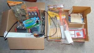 lot 470 image: Wood Chisel Set, Magnet Clips and Misc