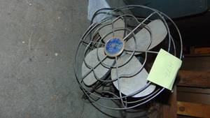 lot 472 image: Vintage Eskimo Fan