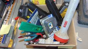 lot 489 image: Lot of Flashlights and Misc