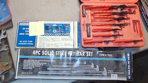 lot 493 image: Tap and Die Set, Pry Bar Set and Snap Ring Pliers Set