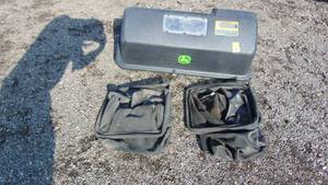 lot 50 image: John Deere Riding Lawn Mower Bagger