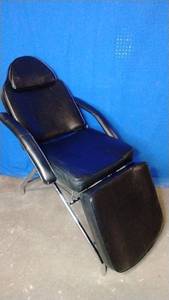 lot 87 image: Adjustable Massage Table Facial Esthetician Bed  Chair