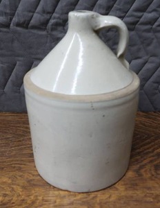 lot 3 image: UNIQUE  ANTIQUE JUG
