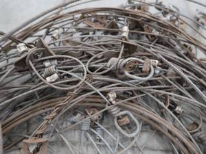 lot 25 image: LARGE AMOUNT OF SNARES.