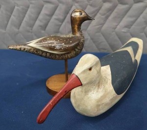 lot 27 image: VINTAGE SHORE BIRD  SEAGULL DECOY