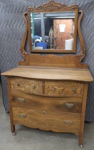 lot 2 image: ANTIQUE HONEY OAK DRESSER AND MIRROR