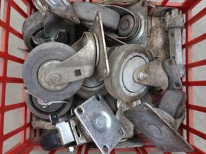lot 39 image: 9 OVER SIZED CASTERS