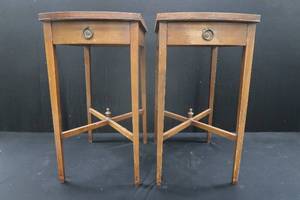 lot 60 image: VINTAGE SIDE TABLES