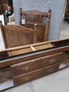 lot 63 image: WOOD TWIN BED  DRAWERS   HEAD  FOOT BOARD PLUS