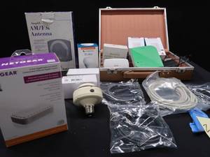 lot 118 image: Z WAVE CONTROL SWITCHES AND ASSESORIES