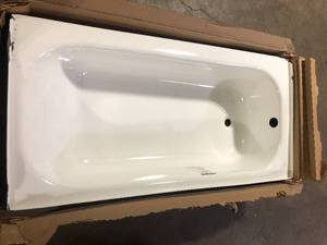 lot 17 image: Bootz Industries Aloha 60 in. x 30 in. Soaking Bathtub with Left Drain in White Damaged   Customer Returns See Pictures