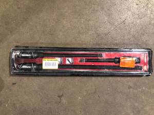 lot 31 image: Husky Pry Bar Set (3-Piece)  Customer Returns See Pictures