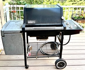 lot 50 image: Weber Genesis Silver Propane Gas Grill with Cover and Lamp