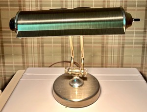 lot 108 image: Brass Bankers Desk Lamp with Classic Design