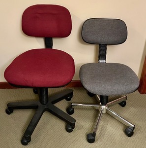lot 159 image: Set of 2 Office Chairs with Adjustable Height