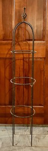 lot 187 image: Tall Metal Plant Stand with Decorative Top