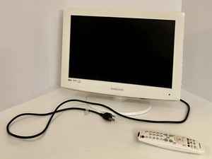 lot 202 image: Samsung 19-inch LCD HDTV Monitor with Remote