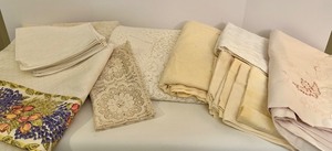 lot 283 image: Collection of Vintage Lace and Embroidered Table Linens